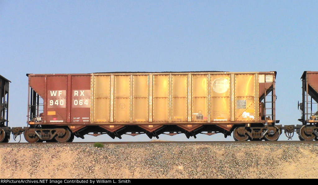 WB Unit Loaded Hooper Frt at Erie NV W-Pshr -21